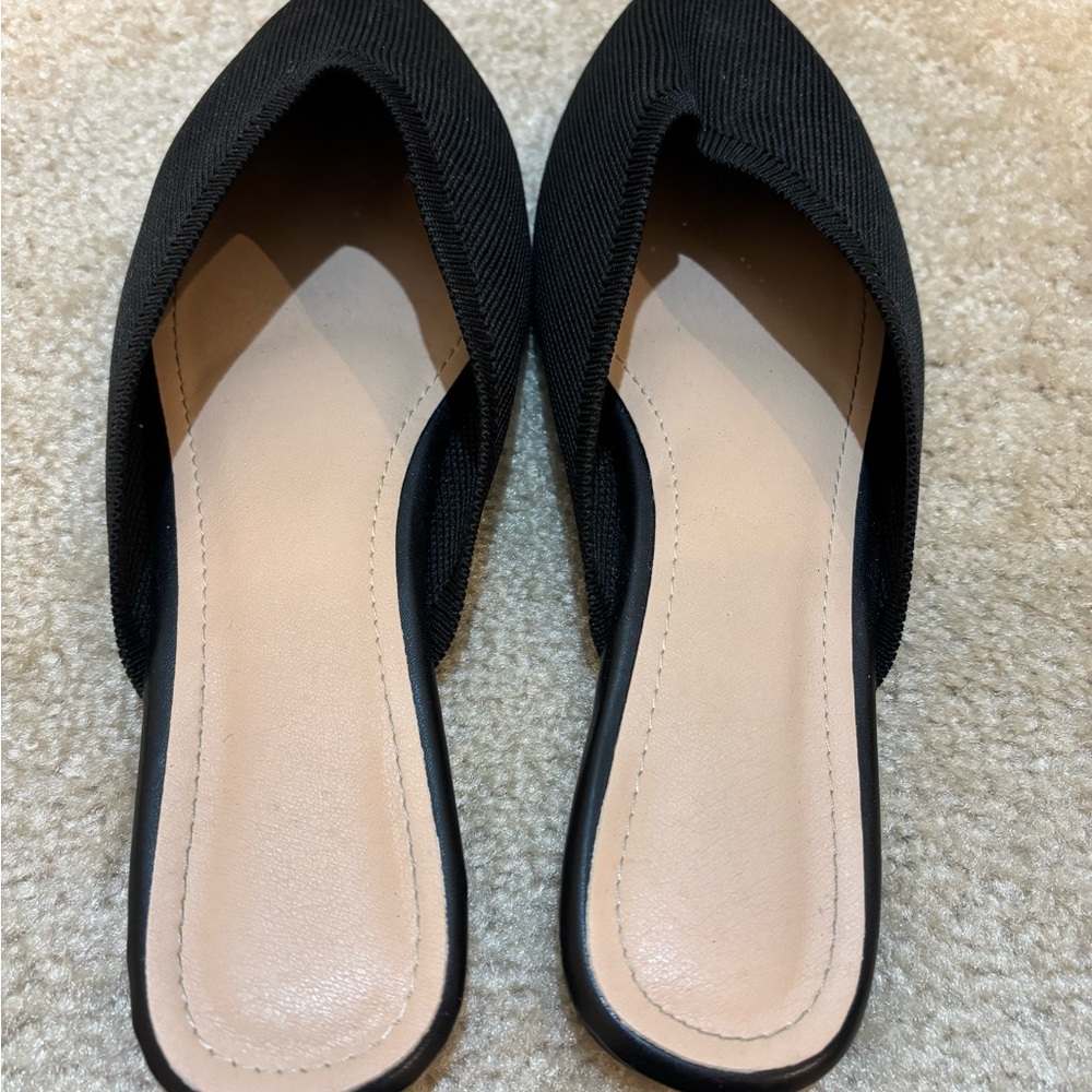 Aumaric Black Minimalist Mules with Pointed Toe EUC Size 8 - Picture 2 of 6